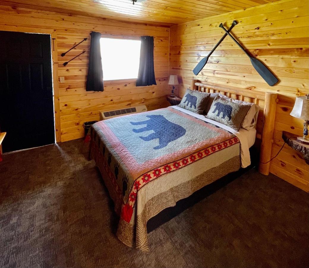 The Fishing Bear Lodge Ashton Kültér fotó