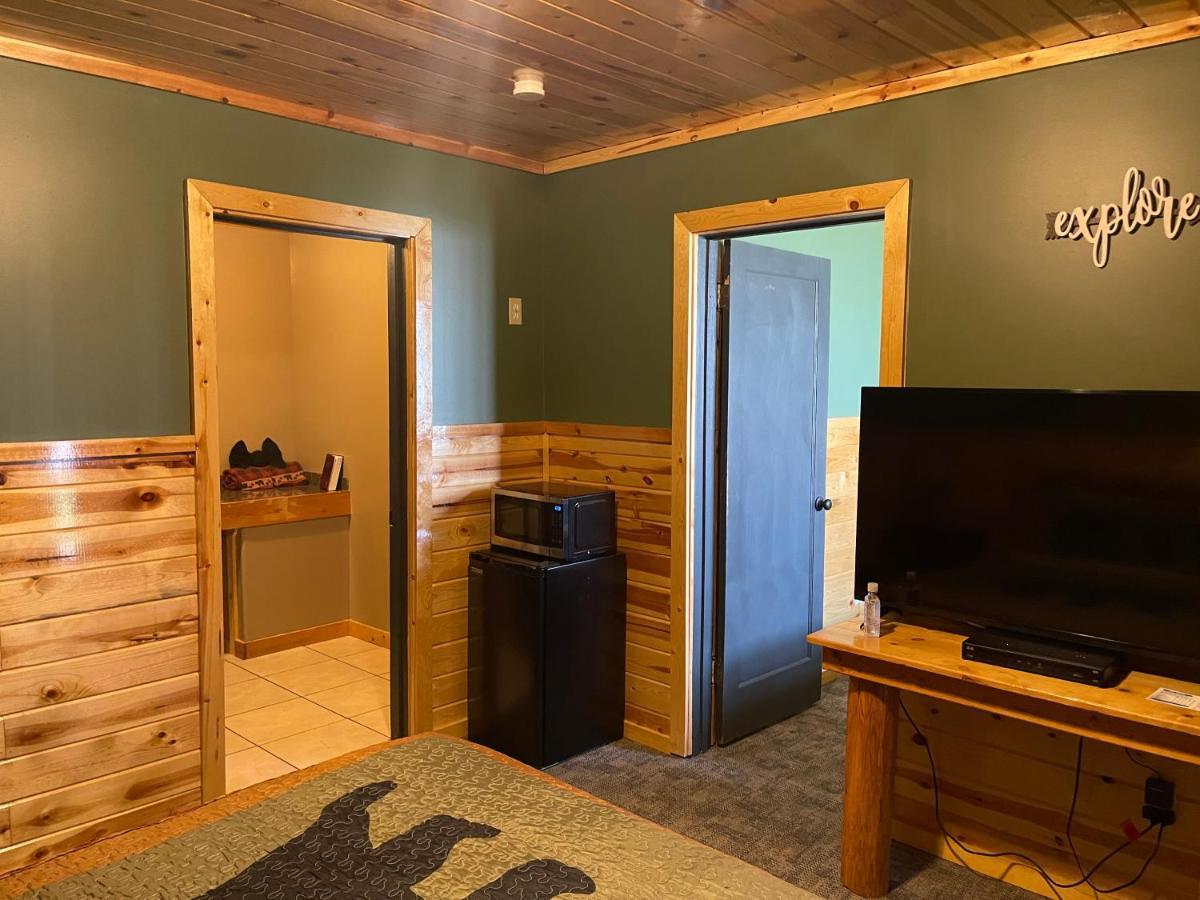 The Fishing Bear Lodge Ashton Kültér fotó