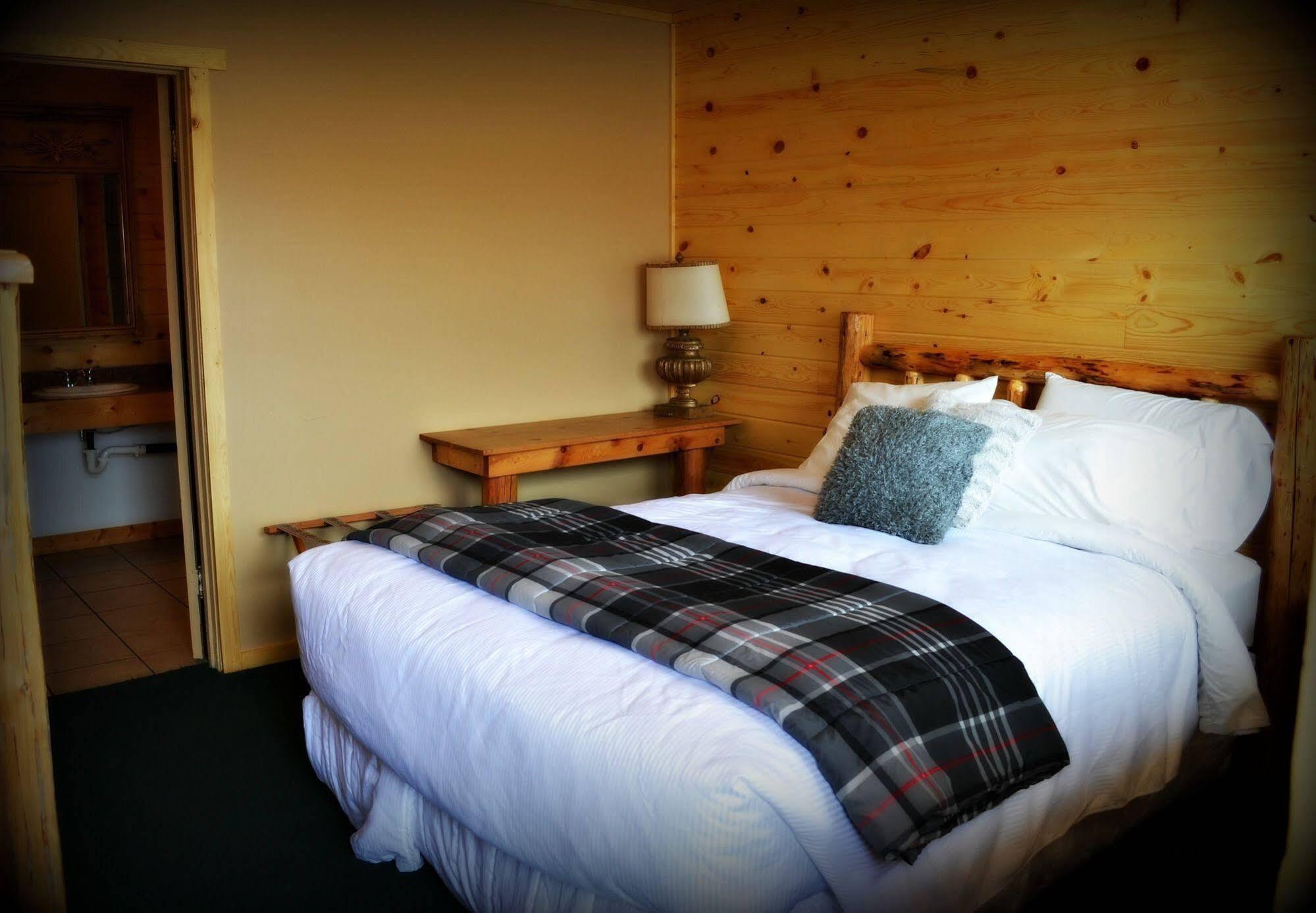 The Fishing Bear Lodge Ashton Kültér fotó